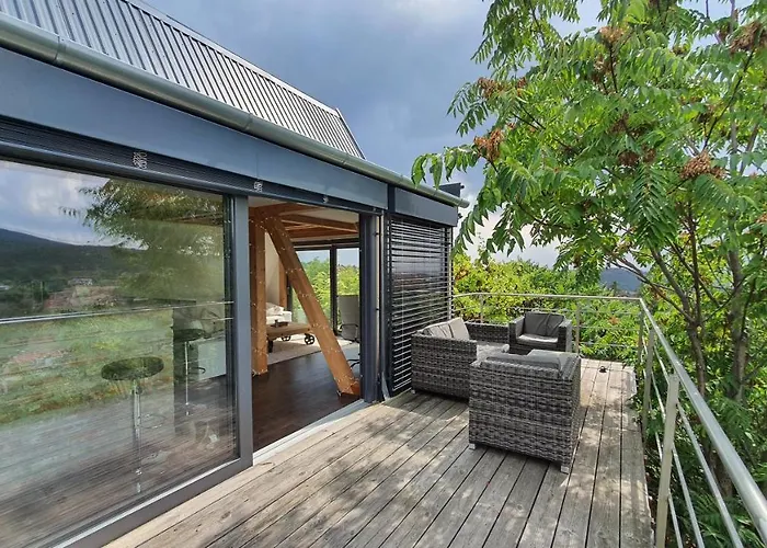 Modern Cottage, Views And A Jacuzzi بيت للعطل بيتْش